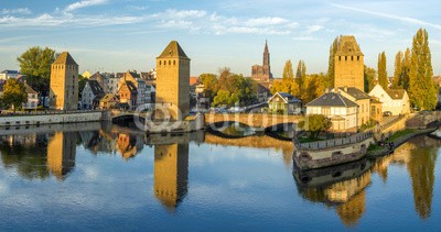 Alexi TAUZIN, Ponts Couverts à Strasbourg au coucher de soleil (strassburg, elsass, brücke, frankreich, schäferhund, département bas-rhin, stadt, wohlstand, turm, befestigung, abenddämmerung, tagesanbruch, sonnenuntergänge, tagesanbruch, froh, sonne, kai, bank, rivers, besinnung, alt, typisch, picturesque, lich)