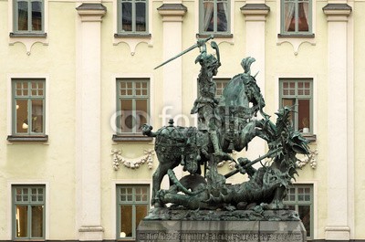 Blickfang, Denkmal Heiliger Georg Stockholm (denkmal, stockholm, sehenswürdigkeit, deutsch, drachen, schweden, hauptstadt, europa, historisch, architektur, touristisch, herbst, jahreszeit, september, october, baum, himmel, blau, haus, haus, rot, grün, stadtzentrum, stadtzentrum, gass)