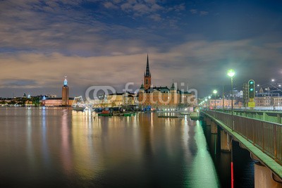 Blickfang, Stockholm beleuchtet (hauptstadt, schweden, panorama, europa, historisch, architektur, touristisch, beleuchtet, nacht, spiegelung, wasser, stockholm, nordeurop)