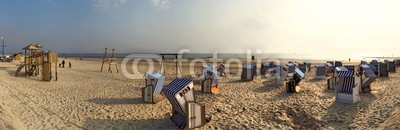 Blickfang, Norderney Panorama am Strand (blau, deutsch, reiseziel, insel, meer, sand, urlaub, touristisch, nordsee, sylt, wasser, panorama, welle, stranden, strandkorb, himmel, attraktion, norderney, europa, strandkorb, erholung, ku)