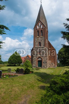 dina, Kirche in Dobbin, Mecklenburg-Vorpommern (kirche, natur, naturschutzgebiet, wildlife, wildnis, licht, deutsch, laub, mecklenburg-vorpommern, see, mecklenburg, wasser, wolken, sonn)