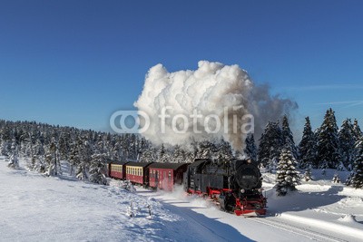 Christian Spiller, Brockenbahn der Harzer Schmalspurbahnen im Winter (erholung, kopf, harz, schmalspur, gasse, schnee, urlaub, wald, winter, winterlandschaft, berg, hiking, dampf, rauchen, kalt, blue sk)