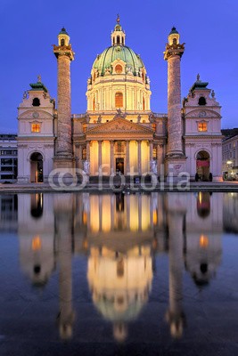 Blickfang, Karlkirche  Wien beleuchtet (wien, österreich, europa, sehenswürdigkeit, architektonisch, geschichtlich, stadtlandschaft, reiseziel, urlaub, historisch, gebäude, orientierungspunkt, beleuchtet, nacht, lampe, kirche, religiös, religion, spiegelung, brunnen, wasse)