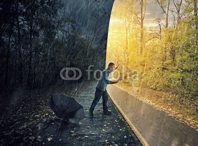 kevron2001, Lost in the rain (regen, surreal, wasser, entladen, sonne, leuchten, tage, nacht, dunkel, licht, hell, straßen, pfütze, sturm, wind, mann, regenschirm, verloren, wirr, abstrakt, konzept, glas, schranke, freiheit, nas)