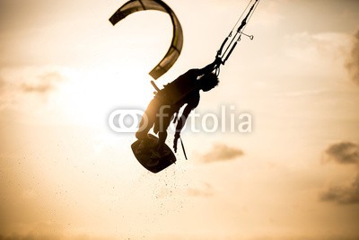 catwalkphotos, Kitesurfing (kitesurfen, wakeboard, siam, küste, spaß, tropisch, urlaub, froh, drachen, horizont, region, indonesien, aktiv, sommer, surfer, freiheit, leute, friedlich, asien, lagune, surfen, wind, malaysia, blau, bali, himmel, landschaftlich, extrem, verschalun)