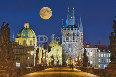 Blickfang, Karlsbrücke Prag beleuchtet (prag, beleuchtet, historisch, touristisch, europa, tschechische republik, hauptstadt, figuren, saint, mond, vollmond, sehenswürdigkeit, architektu)
