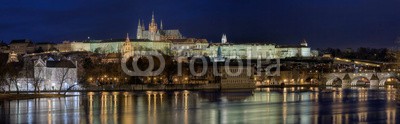 Blickfang, Karlsbrücke Prag beleuchtet Panorama (prag, beleuchtet, historisch, touristisch, europa, tschechische republik, hauptstadt, figuren, saint, sehenswürdigkeit, architektur, flux, moldau, wasser, spiegelung, panoram)