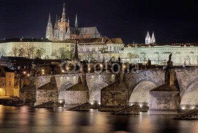 Blickfang, Karlsbrücke Prag beleuchtet (prag, beleuchtet, historisch, touristisch, europa, tschechische republik, hauptstadt, figuren, saint, sehenswürdigkeit, architektur, moldau, flu)