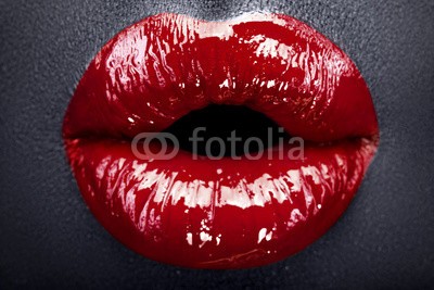 alexbutscom, red lips make-up black leather2 (lippen, menschlich, rot, schönheit, schwarz, lippenstift, gesicht, glamour, weiblich, sinnlichkeit, schöner, gestalten, frau, farbe, makeup, glänzend, kontrast, portrait, haut, abbild, konzept, isoliert, modellieren, liebe, close-up, dunkel, ros)