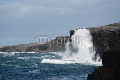 klauskreckler, Atlantic wave - Doolin, Clare, Irland (welle, küste, felsen, felsen, meer, wasser, irland, clare, atlantic, gischt, wolken, himmel, landschaft, kräfte, energie, urlaub, reis)