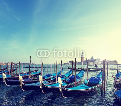 Iakov Kalinin, Gondolas on Grand Canal and San Giorgio Maggiore church in Venic (tourismus, italien, reisen, gondel, venedig, venezianisch, venedig, europa, stadt, wasser, kirche, lagune, meer, italien, boot, saint, historisch, alt, licht, sonne, traditionell, kanal, gebäude, transport, architektur, morgengrauen, haus, romantisc)