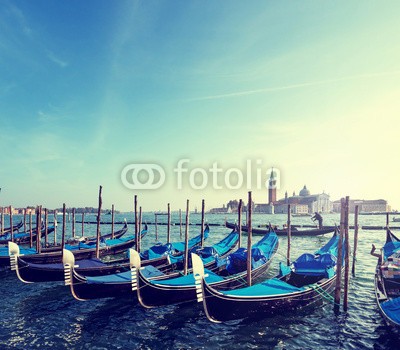 Iakov Kalinin, Gondolas on Grand Canal and San Giorgio Maggiore church in Venic (tourismus, italien, reisen, gondel, venedig, venezianisch, venedig, europa, stadt, wasser, kirche, lagune, meer, italien, boot, saint, historisch, alt, licht, sonne, traditionell, kanal, gebäude, transport, architektur, morgengrauen, haus, romantisc)