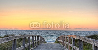 Marco2811, Strand Wasser Brücke (stranden, meer, wasser, brücke, urlaub, erholung, entspannung, sommer, sonnenuntergänge, sylt, rügen, usedom, dänemark, see, brücke, connection, ostsee, nordsee, zielen, time out, spaziergang, holzbrücke, welle, himmel, wolken, energie, brennstof)