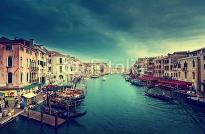 Iakov Kalinin, Grand Canal in sunset time, Venice, Italy (sonnenuntergänge, tourismus, europa, italien, stadtlandschaft, venedig, kanal, orientierungspunkt, architektur, gondel, stadt, reisen, boot, wasser, berühmt, italienisch, flügel, gebäude, abenddämmerung, blau, himmel, twilight, kultur, licht, szen)