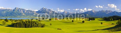 Wolfilser, Panorama Landschaft in Bayern mit Alpen, Berge und Wiesen im Allgäu (bavaria, panorama, landschaft, alpen, bayer, berg, berg, berggipfel, gebirgskette, deutsch, europa, frühling, frühling, beine, berg, kopf, gras, himmel, hügel, landen, landwirtschaft, natur, naturschutzgebiet, niemand, quer, querformat, panorama, se)