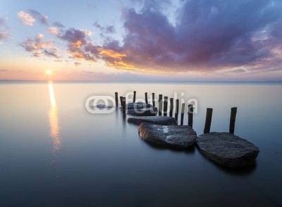 Mike Mareen, sunrise over the sea, stone harbor (insel, turm, küste, küste, natürlich, weiß, leuchtturm, fels, pfeiler, sonnenaufgang, orientierungspunkt, einzigartig, urlaub, licht, sommer, polen, abenddämmerung, gebäude, welle, rosa, lila, strand, baltics, sonnenuntergang, marin, landschaftlic)