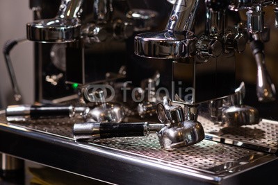 eriyalim, Espresso Machine (bar, barista, getränke, schwarz, pause, frühstücken, braun, business, café, cafétéria, koffein, cappuccino, kaffee, crema, tassen, trinken, ausstattung, espresso, frisch, schaum, voll, mahlen, mahlwerk, gruppe, hand, hot, italienisch, küch)