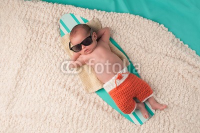 katrinaelena, Newborn Baby Boy Sleeping on a Surfboard (baby, junge, neugeborene, surfer, surfbrett, sonnenbrille, sonnenbrille, kleinkinder, schlafen, schlafen, short, badeanzug, badeanzug, portrait, hübsch, süss, unschuld, unschuldig, einträchtig, beruhigt, blau, cyan, türkis, weiß, orange, koralle)