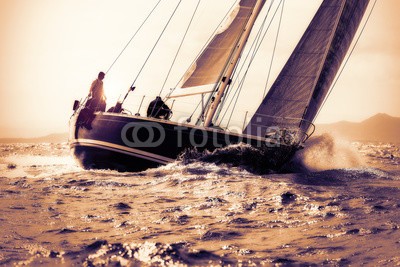 Federico Rostagno, sail boat sailing on sunset (sailing, boot, segel, yacht, segelboot, schiff, meer, regatta, wasser, blau, sommer, weiß, wind, wettrennen, nautisch, abenteuer, freiheit, ozean, himmel, amphetamine, marin, sport, luxus, gespann, navigation, segelsport, welle, fahrzeug, transpor)