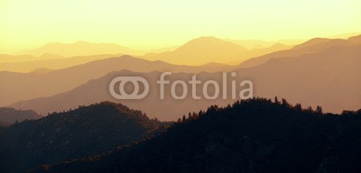 rabbit75_fot, Mountain ridge abstract (berg, silhouette, wald, landschaft, natur, landschaftlich, draußen, draußen, national park, uns, amerika, szenerie, wildnis, park, california, uns, american, attraktion, mammutbäume, kings canyon, abstrakt, schwarz, weiß, schwarzweiß, b)