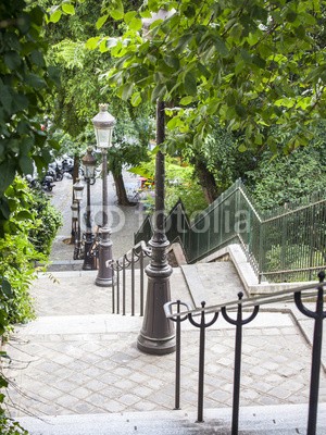 Elena Belyaeva, PARIS, FRANCE, on AUGUST 31, 2015. The street with a ladder on a slope of Montmartre (paris, frankreich, europa, stadt, blick, picturesque, schöner, attraktiv, sightseeing, tourismus, touristen, trip, reisen, seereise, tage, sommer, gebäude, monuments, sicht, straße, panorama, landschaft, architektur, stil, hügel, begutachte)