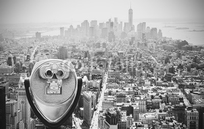 MaciejBledowski, Black and white toned binoculars over Manhattan, NYC. (fernglas, new york city, stadt, filter, urbano, büro, manhattan, retro, jahrgang, straße, reisen, business, schwarz, weiß, gebäude, tourismus, anblick, platz, skyline, work, urlaub, verkehr, bank, sonne, downtown, uns, landschaftlich, szenerie, freihei)