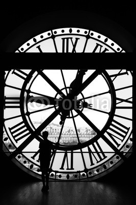 Aliaksandr Kazlou, The Orsay museum (Musee d'Orsay) clock in black & white, Paris, (architektur, pfeil, backgrounds, groß, schwarz, gebäude, kreis, uhren, konzept, dekorativ, frankreich, geschichte, stunde, imitator, licht, schauend, mann, mechanismus, museum, alt, orsay, paris, leute, retro, schatten, symbol, durch, zeit, touriste)