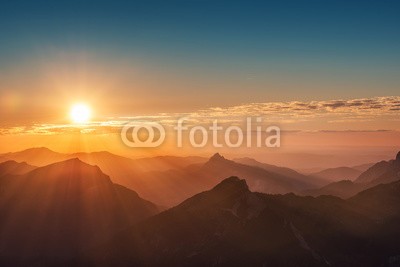 a2l, colorful sunset on top of austrian mountain alps (sonnenuntergang, berg, alpen, alpine, bunt, wolken, sonnenstrahl, ray, vale, balken, natur, landschaft, schöner, himmel, sonnenaufgang, abend, farbe, morgens, sonnenlicht, reisen, sonne, jahreszeit, morgengrauen, umwelt, licht, hintergrund, sommer, wolke)