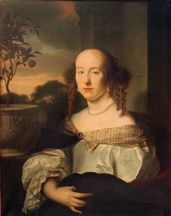 Arie de Vois, Bildnis einer Dame, halbe Figur nach links (Damenmode,Frau,Mensch,Mode,Schmuck,Ohrring,Perle,Barock,Dekollete,Portrait,Perlenkette,Adel,Niederländische Kunst,Kleid,Brosche,Junge Frau,Locke,Orangenbaum,Korkenzieherlocke,Frisur)