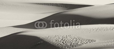 Laurin Rinder, White Sands New Mexico (abstrakt, abenteuer, afrika, hintergrund, strand, blau, schwarz, wüste, trocken, düne, leer, hitze, hügel, hot, himmel, landschaft, lonely, natürlich, natur, neu, mustern, weiß, sahara, sand, sandig, schatten, sommer, froh, textur, tourismus, reise)