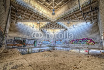 Michael, Radioactive Pool (gebäude, station, architektur, fabrik, stadt, leerstehend, new york city, abandon, dreck, rost, rostig, allein, strafvollzugsanstalt, backstein, schutt, verfault, krankenhaus, tür, verschmutzt, röhren, bett, rahmen, mann, gasmaske, stuhl, rollstuh)