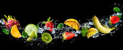 Alexander Raths, Fruits with water splash (hintergrund, banane, beere, schwarz, zitrusgewächs, sauber, klar, close-up, kokos, copy space, fallen lassen, strömend, essen, duftend, frisch, obst, grün, gesund, zutaten, saftiges, kiwi, blatt, lemmon, lebensstil, flüssigkeit, bewegung, eis, nieman)