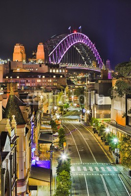 Taras Vyshnya, Sy Vivid 17 Br The Rocks Vert (wölben, architektur, brücke, feier, stadt, bunt, unterhaltung, event, hafen, orientierungspunkt, mast, sydney, tourismus, reisen, urbano, nsw, australien, stadtlandschaft, beleuchtung, licht, show, nacht, festival, dekoration, 2017, historisch, erbschaf)
