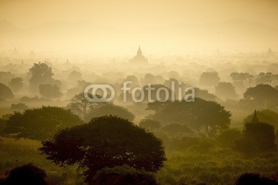 Sakrapee Nopparat, Sunrise scene at pagoda ancient city field in Bagan Myanmar. (burma, burma, uralt, asien, pagode, tempel, sonnenaufgang, architektur, landschaft, buddhist, anblick, religion, orientierungspunkt, morgens, religiös, erbschaft, stupa, birmanisch, landschaftlich, natur, reisen, sonnenuntergang, stadt, alt, buddhismu)