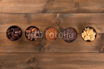 Africa Studio, Bowls with cocoa products on wooden background (antioxidans, hintergrund, bohne, schüssel, braun, butte, schokolade, kakao, farbe, kochen, köstlich, nachspeise, diät, different, essen, essen, gesund, zutaten, natürlich, schreibfeder, nährstoffe, objekt, organisch, pulver, produkt, produkt, protei)