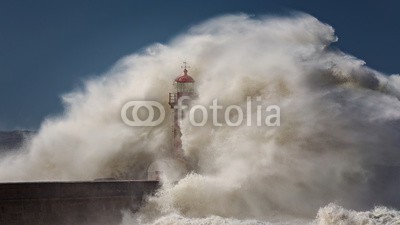 Miguel, Storm Felix (himmel, rauch, dunk, meer, welle, umweltverschmutzung, leuchtturm, sturm, fabrik, natur, industrie, dampf, schornstein, geysir, weiß, ozean, landschaft, kraftvoll, energie, nahrungskette, einschliessen, gewerblich, blues, wolken, rauche)