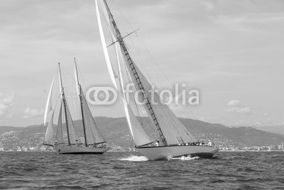 litchi cyril, voiliers (segel, boot, regatta, meer, nautisch, crew, blau, azur, sonne, mittelmeer, früher, zeit, classic, holz, matrosen, matrosen, segelboot, seil, seil, takelage, kupfer, leder, boot, überschrift, erdichtet, stangen, ausnahme, segelboot, brücke, verbinde, ba)