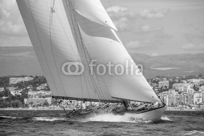 litchi cyril, voiliers (segel, boot, regatta, meer, nautisch, crew, blau, azur, sonne, mittelmeer, früher, zeit, classic, holz, matrosen, matrosen, segelboot, seil, seil, takelage, kupfer, leder, boot, überschrift, erdichtet, stangen, ausnahme, segelboot, brücke, verbinde, ba)