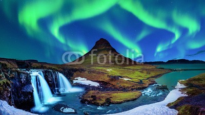 tawatchai1990, Northern Light, Aurora borealis at Kirkjufell in Iceland. Kirkjufell mountains in winter. (island, nord, polarlicht, licht, borealis, berg, licht, landschaft, winter, schnee, natur, nacht, himmel, phänomen, polar, wasser, grün, park, national, wasserfall, tundra, see, gelassenheit, sonnenlicht, rau, feinfühlig, skala, terrain, hügel, magi)