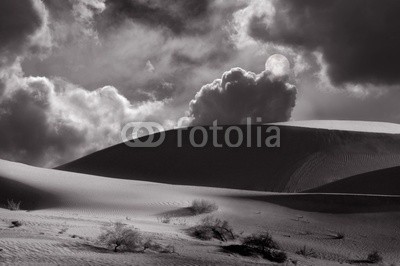 Laurin Rinder, Moonrise Over The dunes (kunst, abenteuer, afrika, hintergrund, strand, wüste, trocken, düne, leer, hitze, hügel, hot, wolken, himmel, landschaft, lonely, natürlich, natur, neu, mustern, sahara, sand, sandig, schatten, sommer, froh, textur, tourismus, reisen, tapete, war)