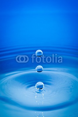 Andrey Armyagov, water fall (wasser, blau, entladen, fallen lassen, abstrakt, kulisse, backgrounds, gefroren, badewannen, schönheit, hell, blase, kreis, sauber, klar, close-up, kalt, farbe, konzept, kühl, trinken, tropfen, umwelt, fließen, strömend, frisch, gesundheit, gesun)