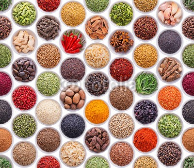 andriigorulko, Seamless texture with spices and herbs (nahtlos, textur, hintergrund, gewürz, schwarz, essen, kraut, sortiment, different, piment, gewürznelke, kardamom, koriander, pfeffer, pfefferkörner, kümmel, fenchel, rosmarin, senf, berberitze, dill, chilies, ingwer, anis, stern, muskatnuß, lorbee)