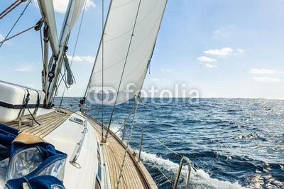 AlexanderNikiforov, Yacht sail in the Atlantic ocean at sunny day cruise (boot, segelboot, schiff, segel, sailing, holzterrasse, seil, mast, heels, genoa, fock, horizont, ozean, atlantic, chartern, teneriffa, traum, bewegung, trip, abenteuer, welle, farbe, luxus, leisure, lebensstil, urlaub, landschaft, erholung, froh, freihei)