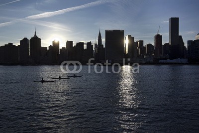 bluraz, contemporary midtown manhatten in the evening (big apple, über, american, architektur, attraktion, gebäude, stadt, altersgenosse, downtown, belichtung, historisch, manhattan, metropole, midtown, new york city, panorama, park, piazza, populär, spiegelung, boot, sport, sonnenuntergang, himmel, skylin)