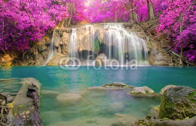 casanowe, Waterfall in Deep forest at Erawan waterfall National Park (wasserfall, bláa lónið, wald, rivers, wasser, backgrounds, wild, siam, park, fels, strömen, kühl, nass, baum, laubwerk, tropisch, grün, frühling, flüssig, konserven, leaf, schwimmen, szenerie, sauber, paradise, strömend, himmel, wunderbar, hol)