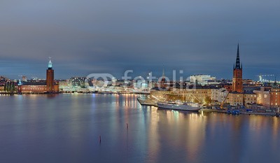 Blickfang, Gamla Stan Stockholm beleuchtet (hauptstadt, schweden, panorama, europa, historisch, architektur, touristisch, beleuchtet, nacht, spiegelung, wasser, stockholm, nordeuropa, rathaus, kirch)
