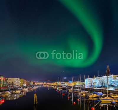 Blickfang, Nordlicht in Trondheim  Norwegen (norge, polarkreis, winter, arktis, nacht, licht, nordlicht, beleuchtet, natur, dunkel, landschaft, himmel, nordlicht, wasser, boot, boot, nordlicht, hafe)