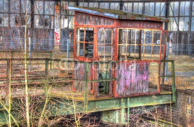 Thomas Otto, Industrieruine (altbau, renovierung, fenster, ruine, korridor, verfall, verfallen, tür, eingang, architektur, leerstehend, dunkel, mystisch, gebäude, backstein, kaputt, entsetzen, hooligan, bejahrt, fassade, gebäude, altes schloss, klapprig, bejahrt, büro, fabrik, hau)
