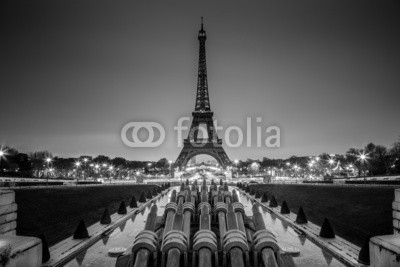 kasto, Eiffel tower, Paris, France in black and white. (paris, eiffelturm, turm, orientierungspunkt, schwarzweiß, frankreich, capital, urbano, europa, architektur, eiffelturm, himmel, stadt, reisen, anblick, berühmt, schöner, europäisch, französisch, gebäude, stadtlandschaft, skyline, architektonisc)