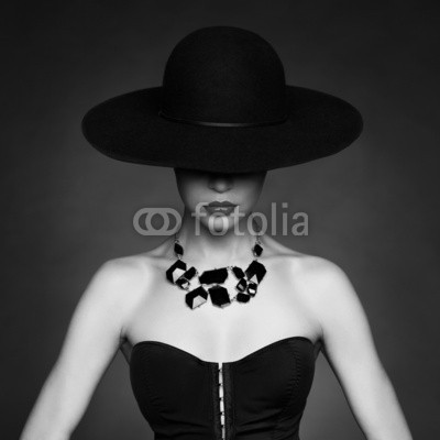 George Mayer, Elegant lady in hat (modellieren, frau, weiblich, gestalten, portrait, schönheit, makeup, garniert, elegant, classic, attraktiv, schwarz, erwachsen, jung, haut, hübsch, mädchen, close-up, gesund, stil, schöner, halskette, schmück, lippenstift, prächtig, perfect, blic)